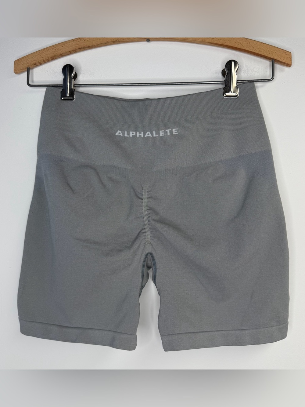 Alphalete Amplify Biker Shorts Seamless Scrunch Grey Size Medium